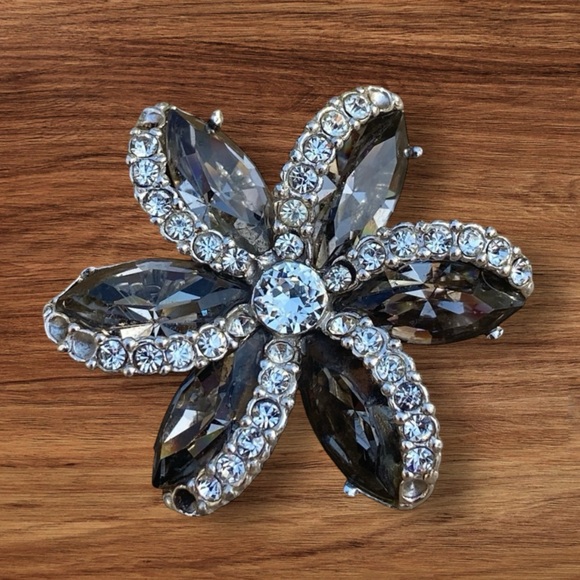 Vintage Jewelry - Vintage Silver and Black Flower Brooch